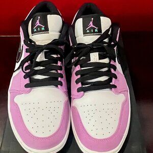 OG Jordans Originals 1’s Lows Violet & Black